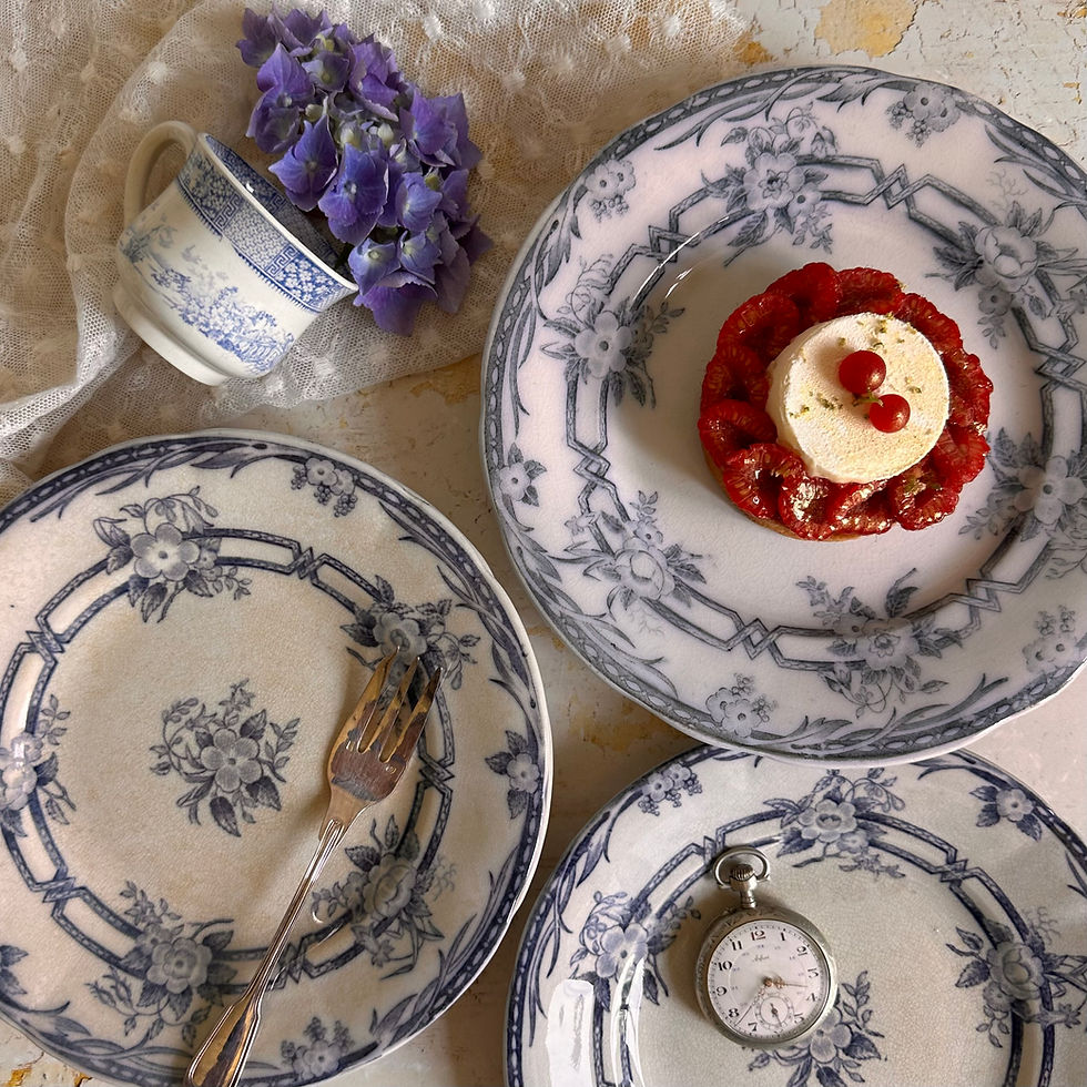 Sarregumines antique serving plate and 6 plates Ceres