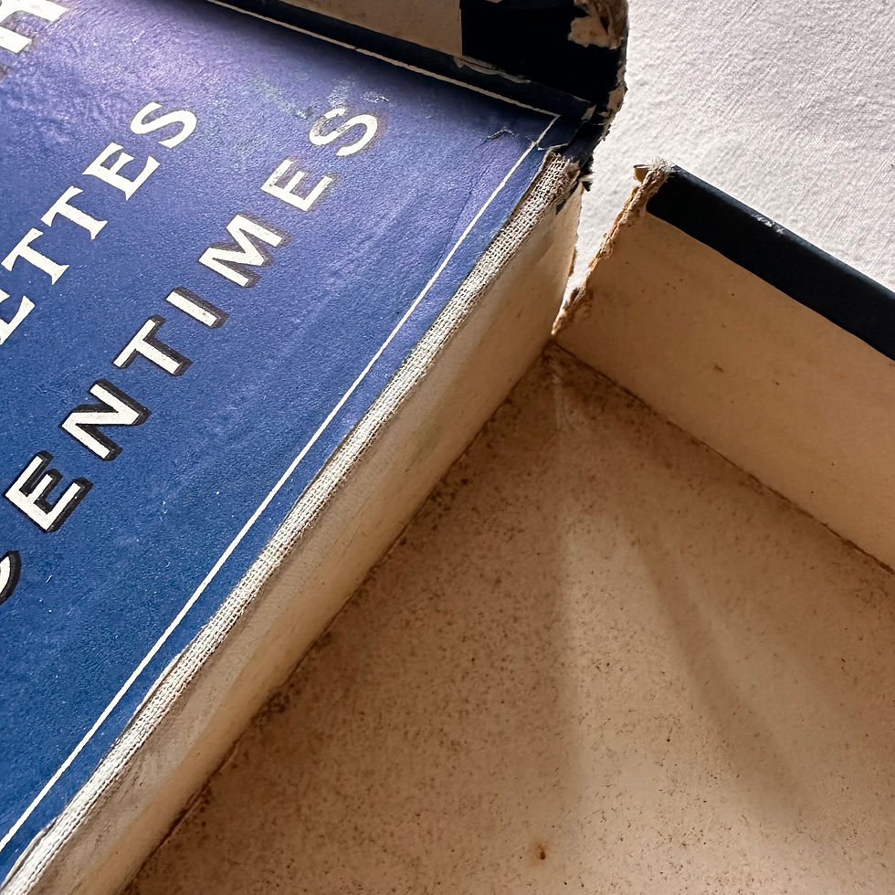 Miniature : Original Chocolat Menier antique shop display box