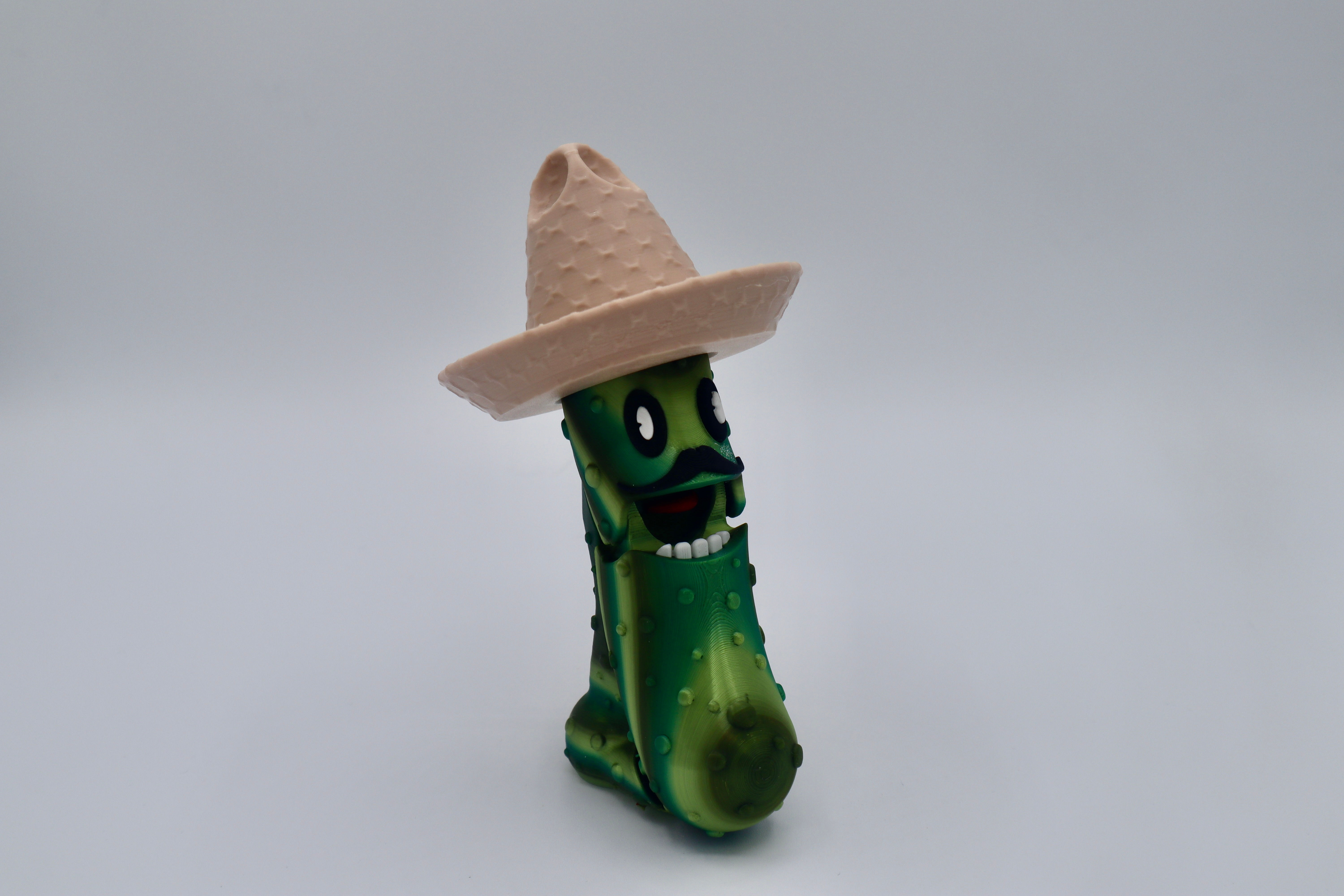 Sombrero Pickle with stand
