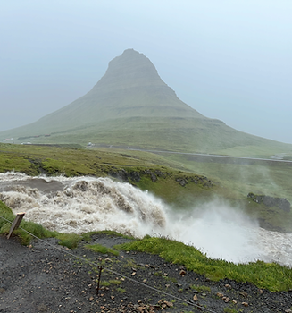 Kirkjufellsfoss Waterfall in Iceland (ISTIEFEL).png