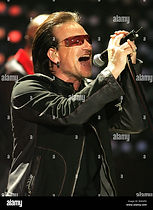 bono-lead-singer-of-irish-rock-group-u2-B3K6PN.jpg