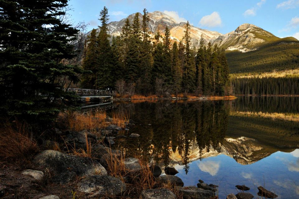 Pyramid Lake, 
Jasper National Park
Alberta, Canada