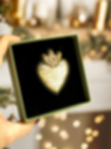 broche brodée modèle FRIGG