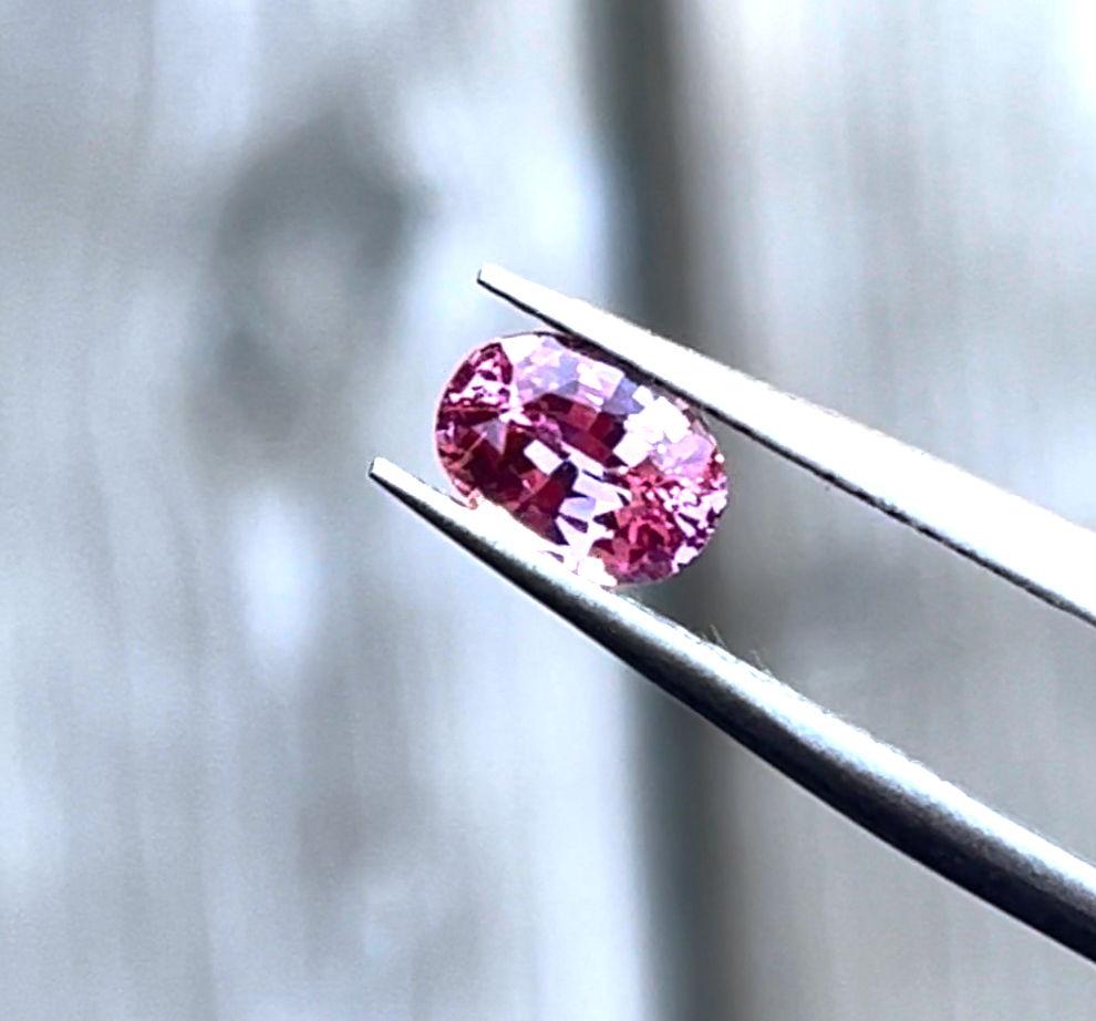 0.96CT  PINK HEATED SAPPHIRE