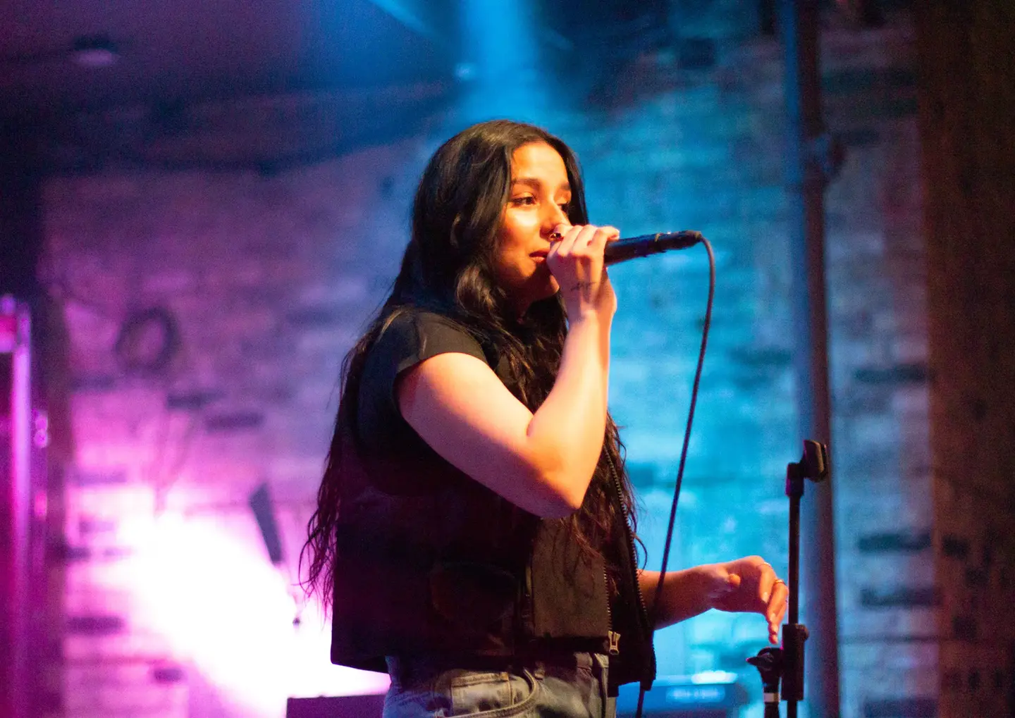 Live Concert Photography with Blake Ferguson captures Sofia Camara performing Live at Rum Runners, London Music Hall, Ontario, Canada. (18)