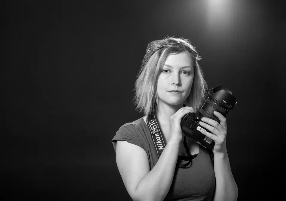 Headshot & Personal Branding Photography by Blake Ferguson depicts a head and shoulders image of a woman photographer captured in the Studio. (2)