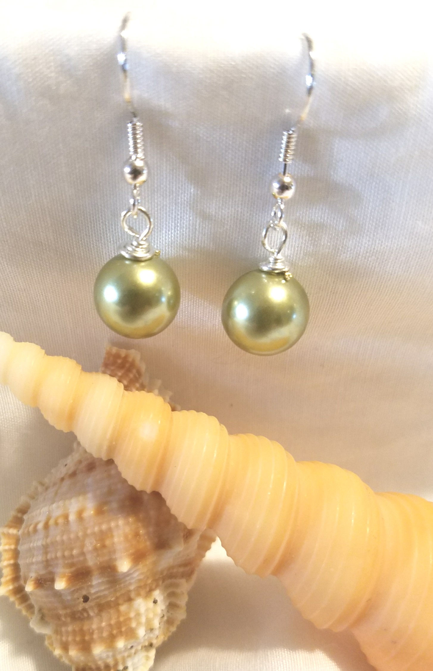 Light Green 10mm Freshwater Pearls