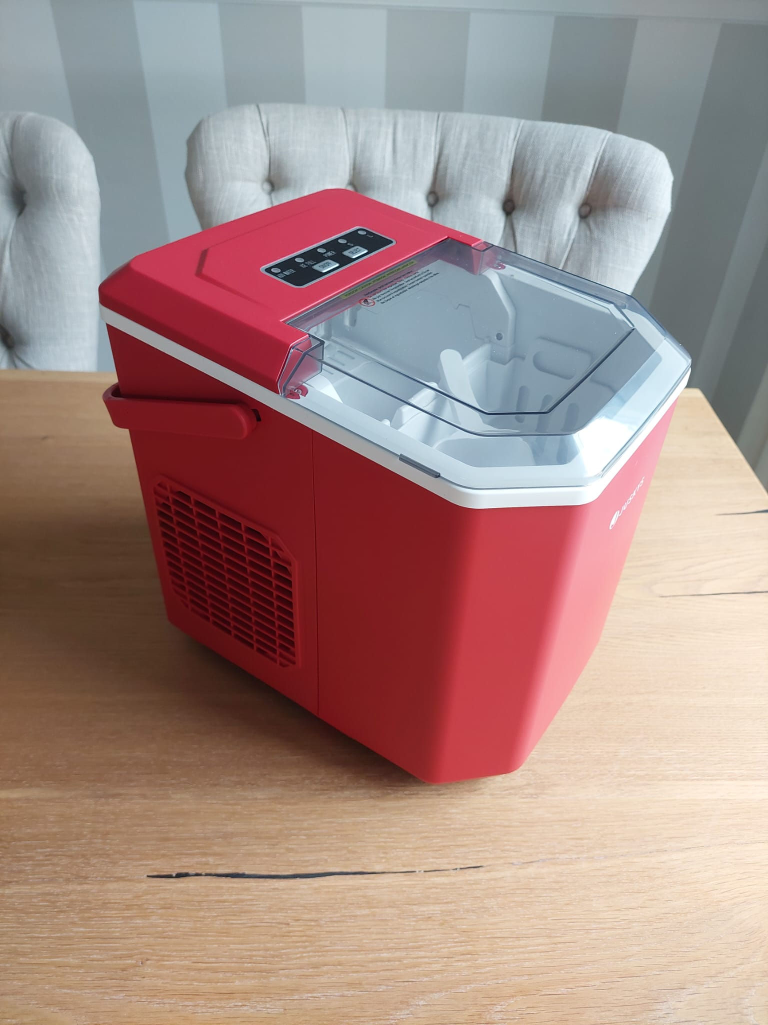 Eiswürfelmaschine