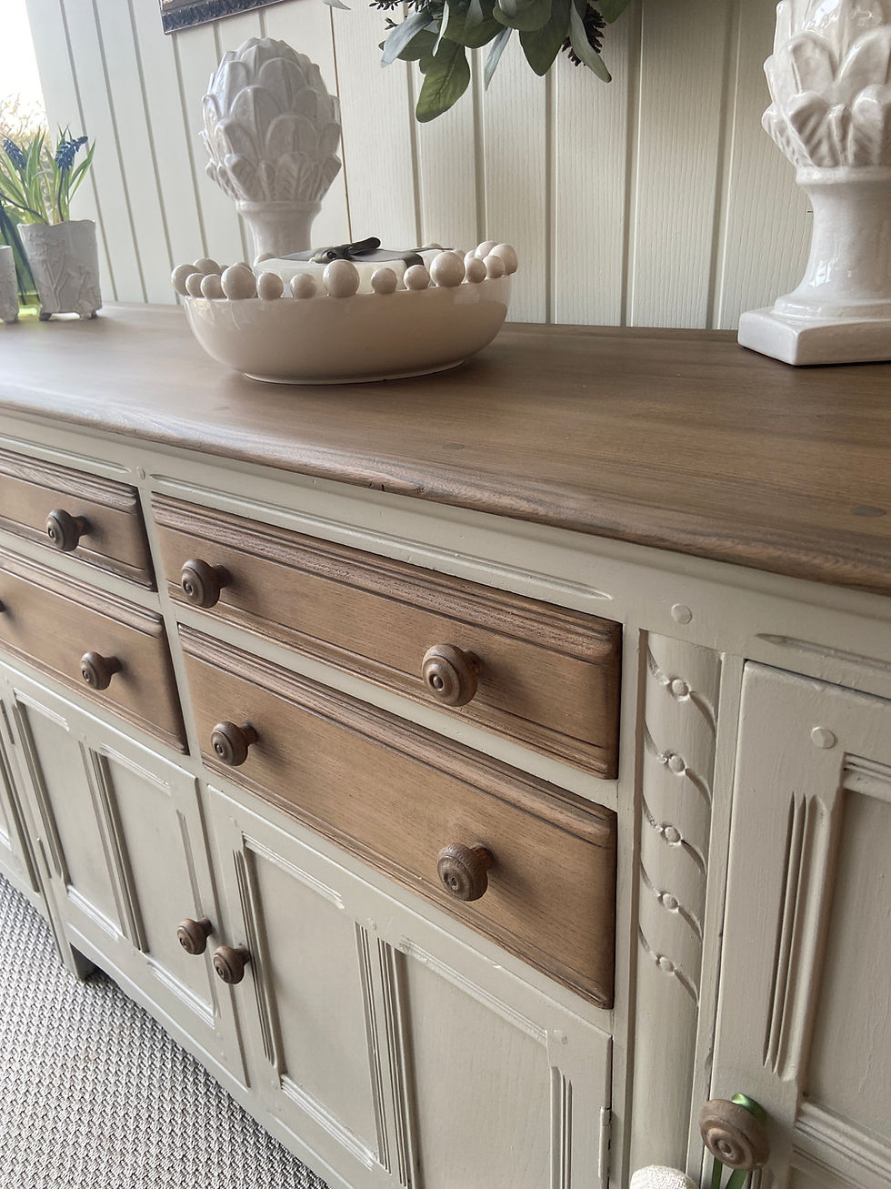 Thumbnail: Absolutely Stunning Large Vintage Oak Sideboard / TV Media Unit