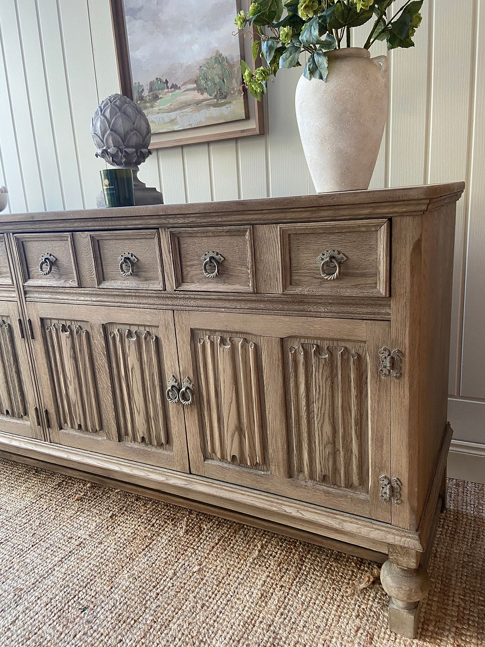 Thumbnail: An Absolutely Stunning Vintage Oak Sideboard / TV Media Unit