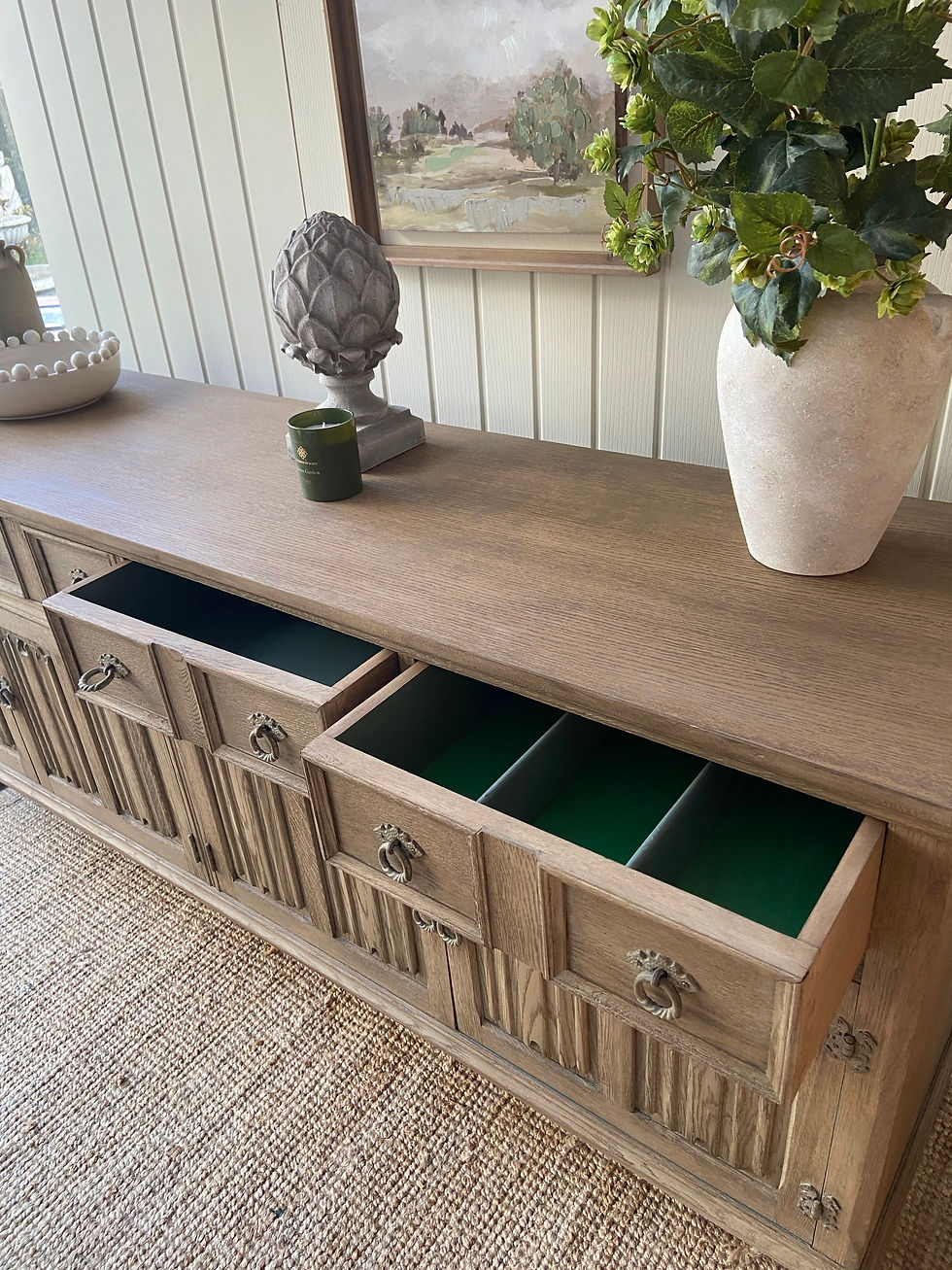 Thumbnail: An Absolutely Stunning Vintage Oak Sideboard / TV Media Unit
