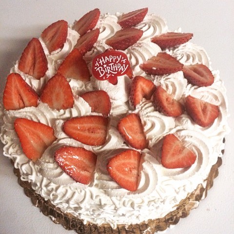 Fresh strawberry shortcake with homemade whip cream icing π°#njfood #yummy #homemade #shortcake #pas