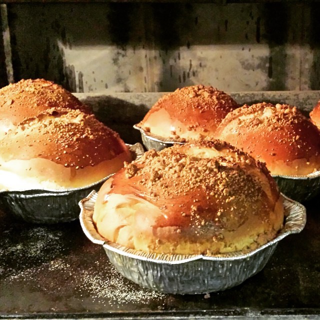 Fresh out of the oven just in time for #Easter week! Place your orders today