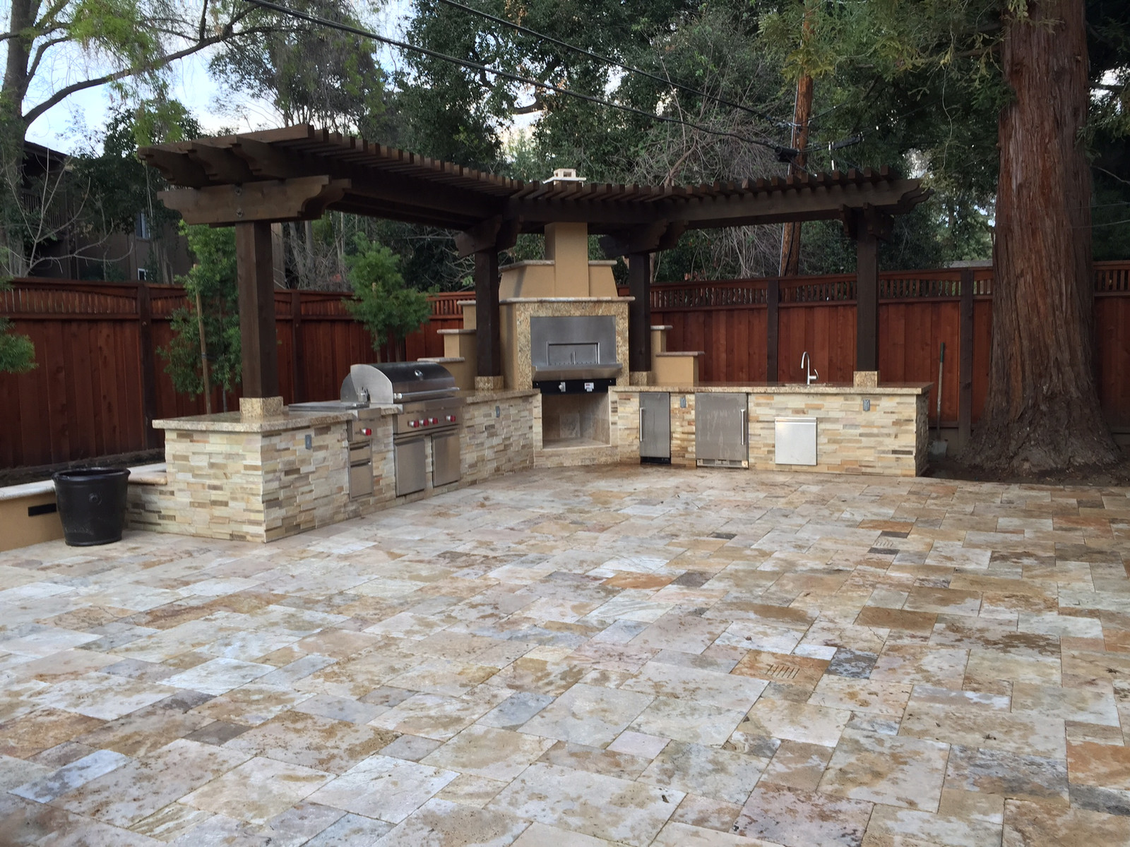 Fullscreen Page sjpools