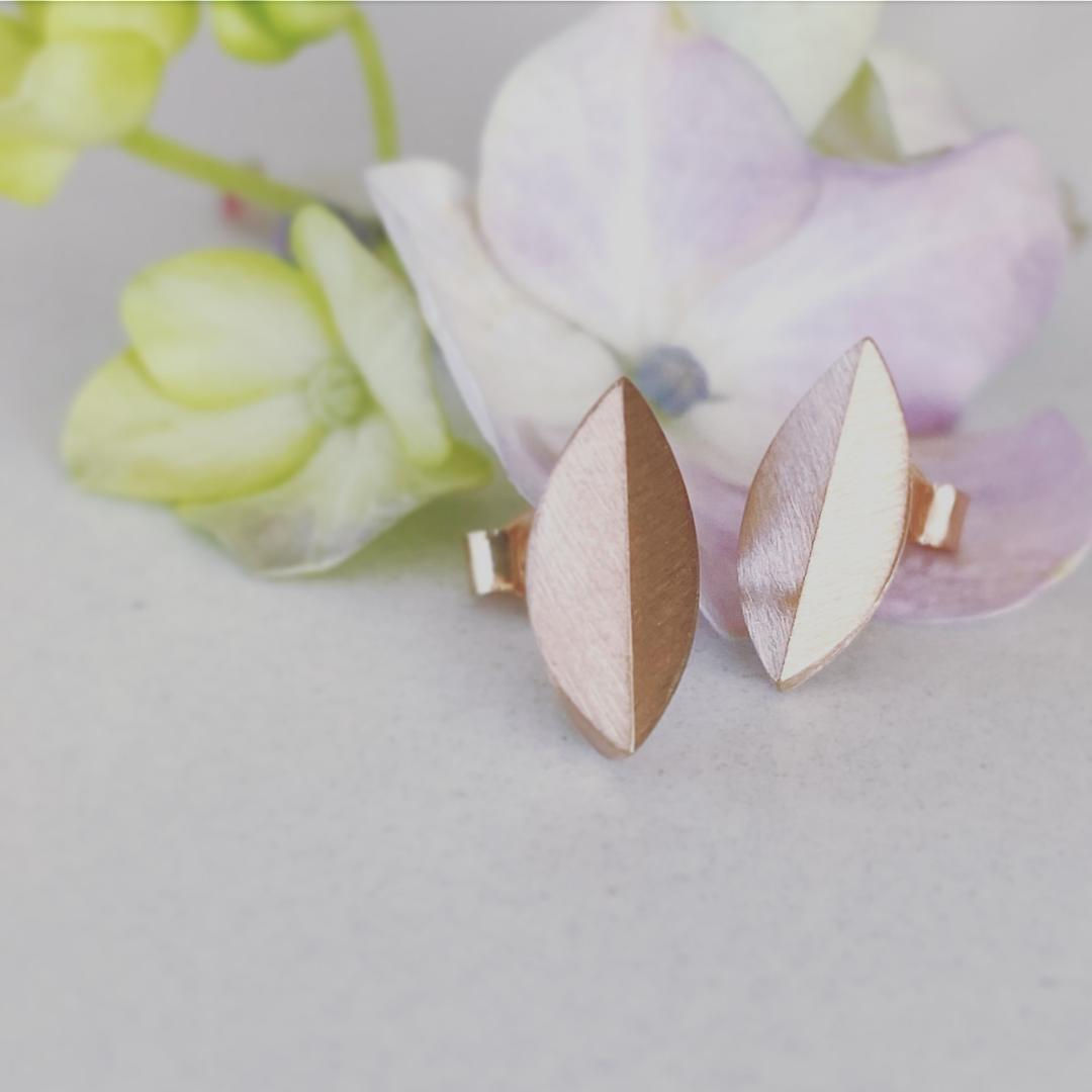 Ellipsen-Ohrstecker aus Roségold