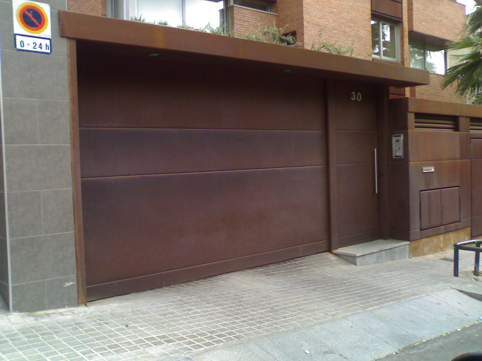 puerta hierro corten