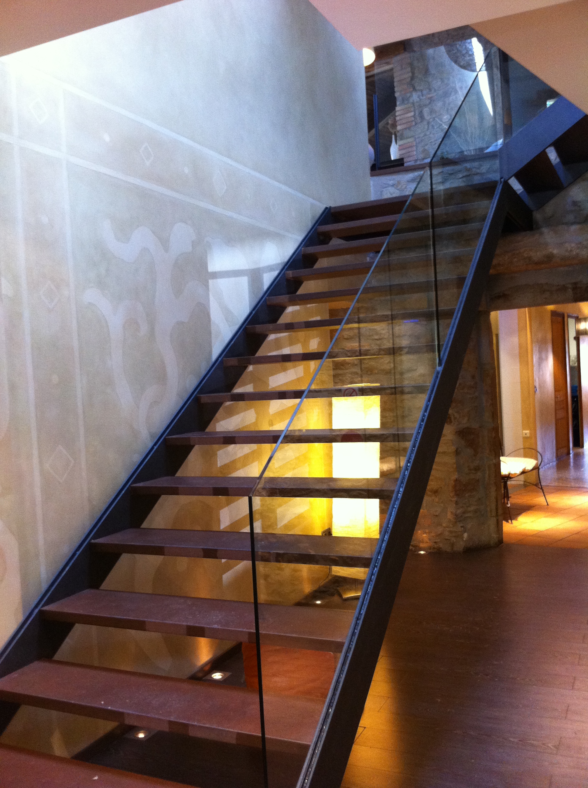 escalones de madera