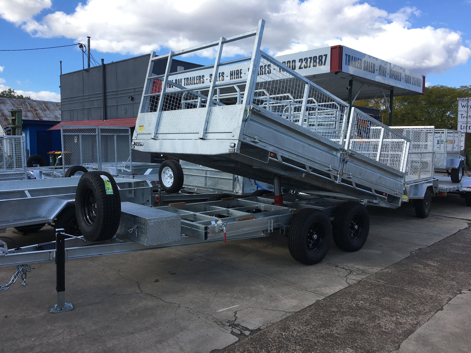 12 x 7 ft Flat Deck Hydraulic Tipping Trailer