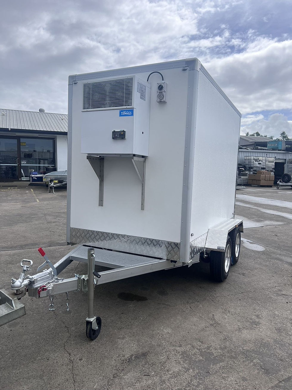 Thumbnail: 9ft 2” x 5ft 6” (2.8 x 1.7m) Tandem Cold-room Freezer Trailer – ATM 1990 kg