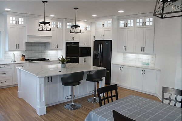 Minimal bright kitchen