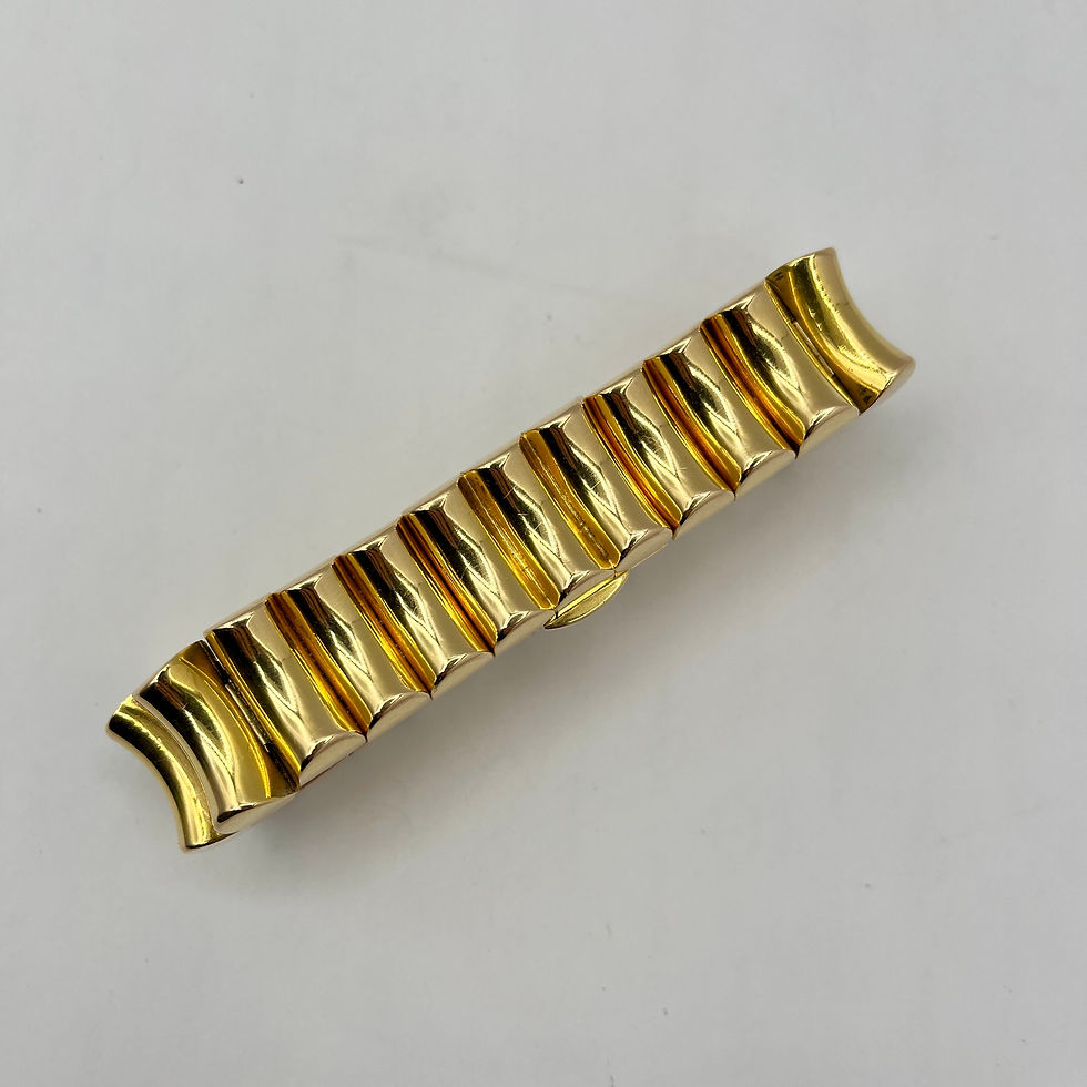 Thumbnail: Universal Genève 18k gold lady's bracelet watch