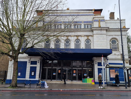 Forest Hill Gambado jumps forward