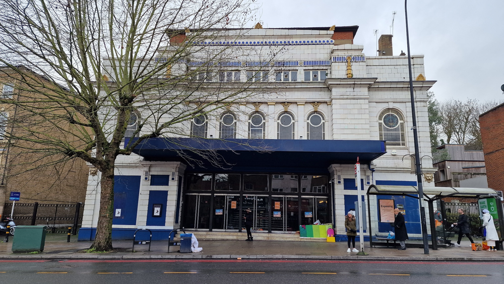 Forest Hill Gambado jumps forward