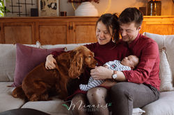 Photographie de bébé à domicile. Lifestyle.