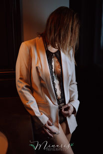 Photo initiation shooting femme boudoir. Pendant stage développement féminité.