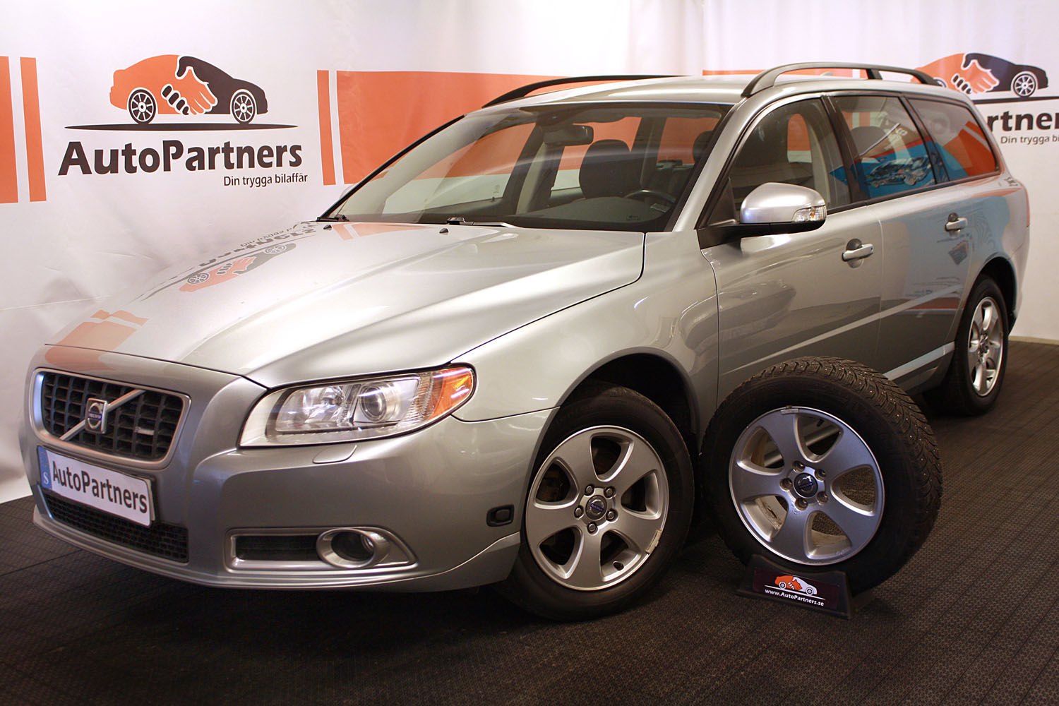 Volvo V702.0F Momentum R-Design(SÅLD)