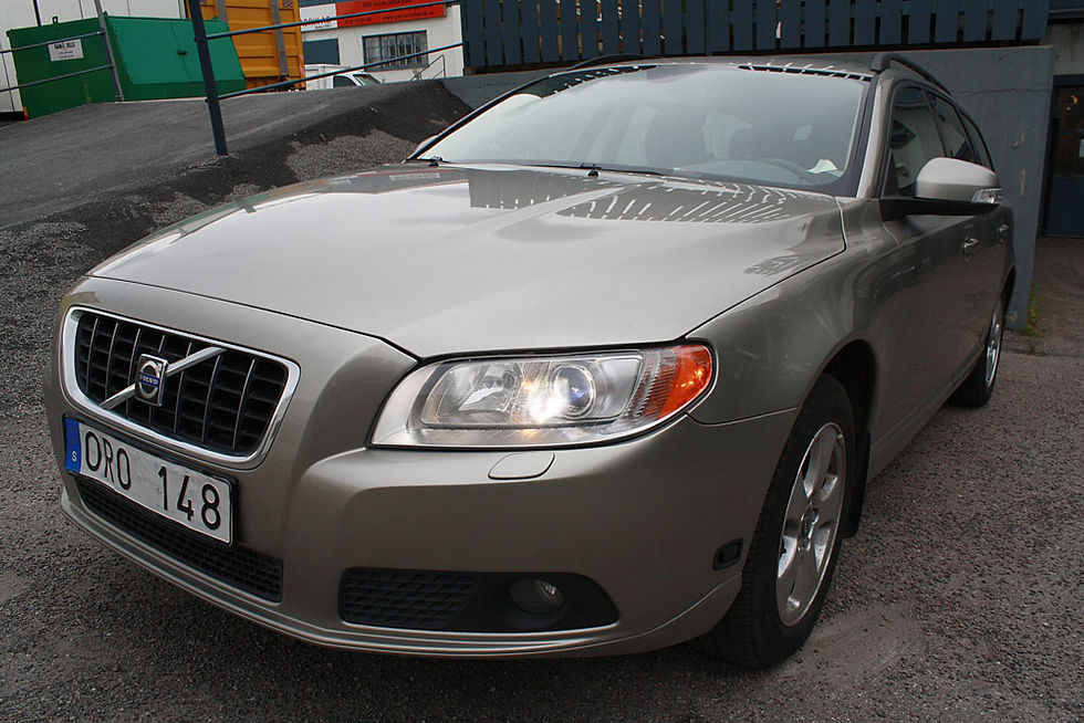 Miniatyrbild: Volvo V70 II 2.5T (200hk) Momentum Aut (SÅLD)