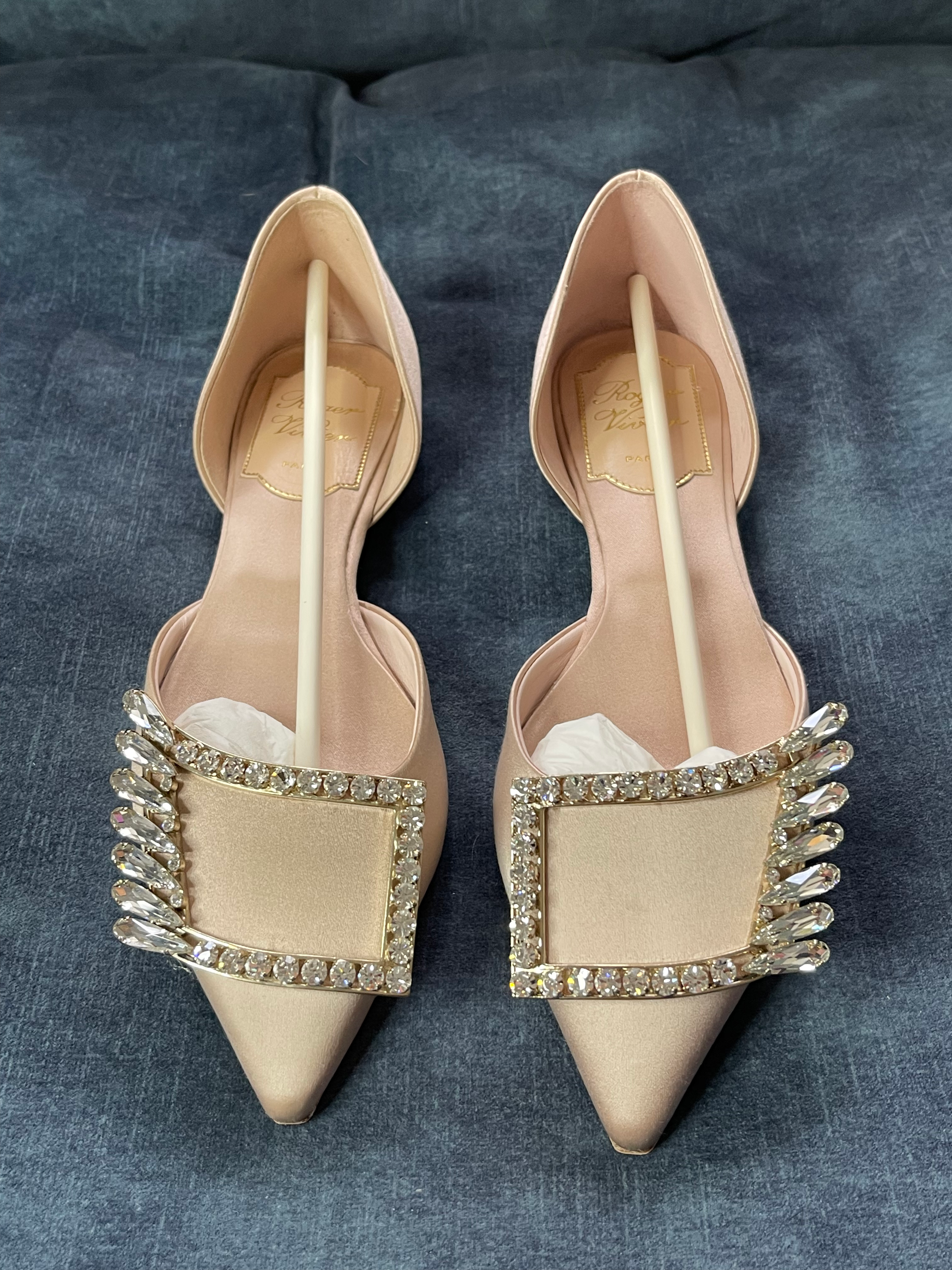 RV184  (RS0 Danza)  NO 9 Vivier eye Buckle Dorsay ball 05 oct 18