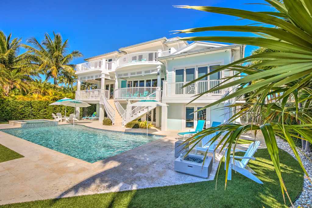 Seafront Luxury Rentals With Oceanfront Views Reference: Luxury Oceanfront Vacation Rental The Sea Glass House