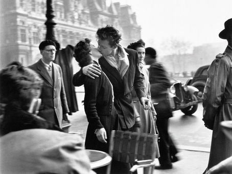 Robert Doisneau - Le Baiser de l'hôtel de ville