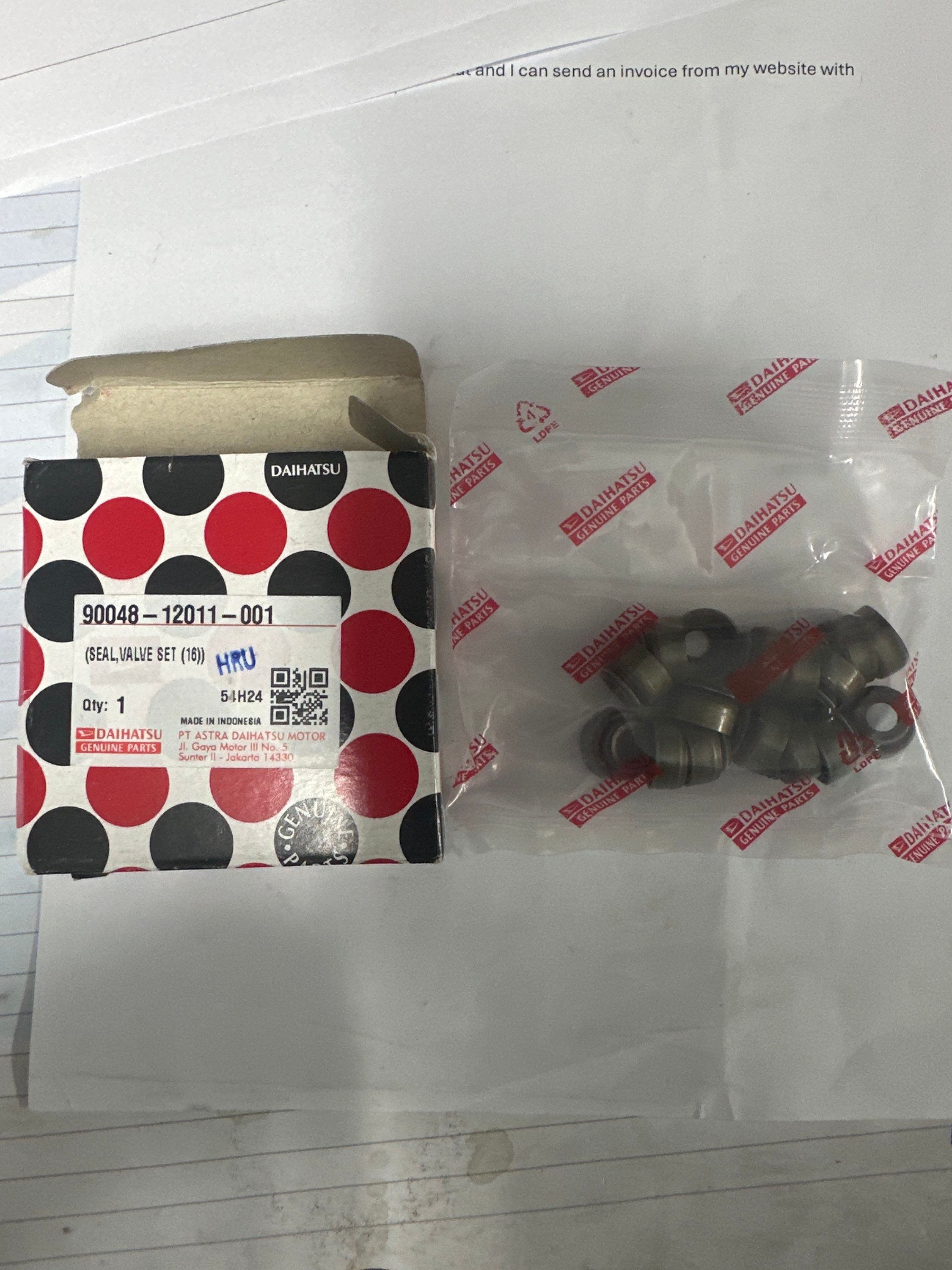 Genuine Daihatsu Feroza Valve stem seals set
