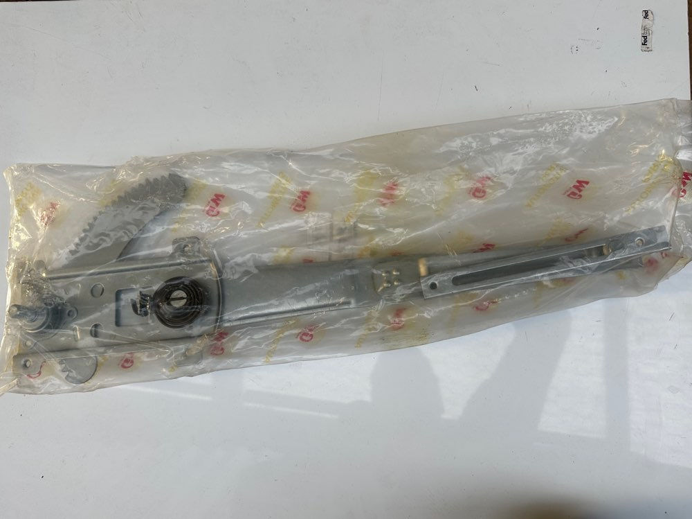 Aftermarket LH window regulator (Rocky)