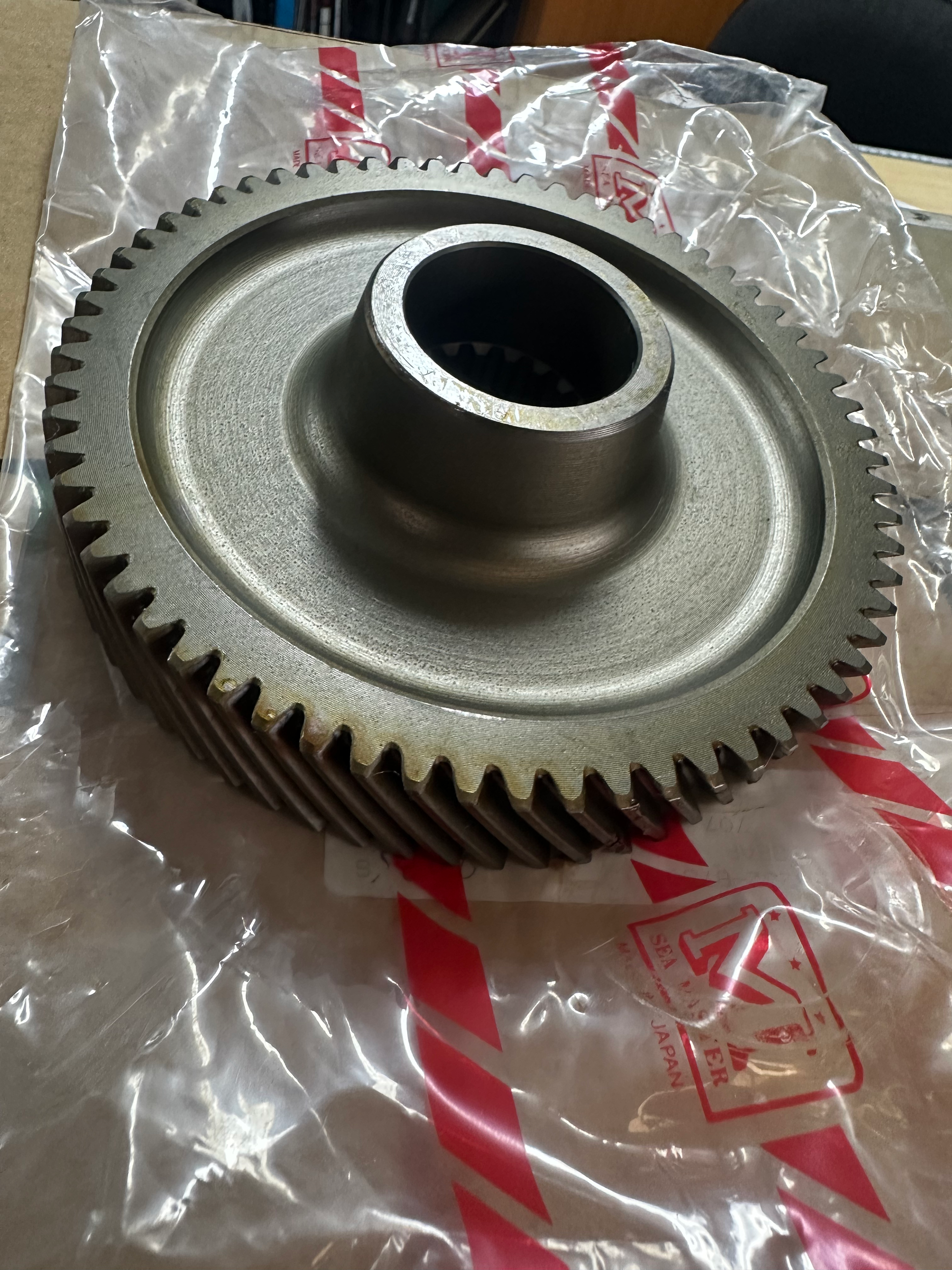 NOS seamaster Japan F20/50 SCAT transfer output drive gear