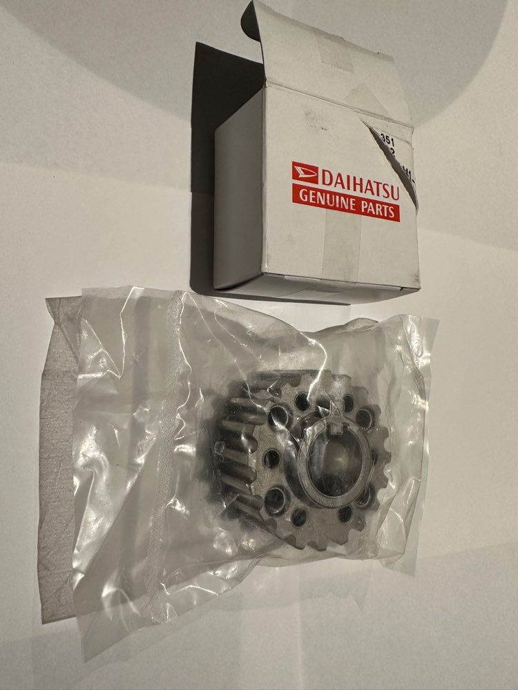 Genuine Daihatsu HD timing belt crank pulley