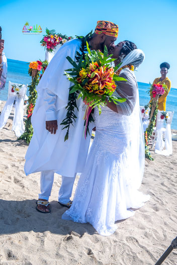 Hawaii-wedding-ceremonies-JC-B-73.jpg