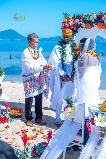 Hawaii-wedding-ceremonies-JC-B-46.jpg