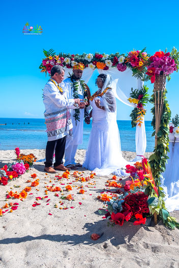 Hawaii-wedding-ceremonies-JC-B-55.jpg