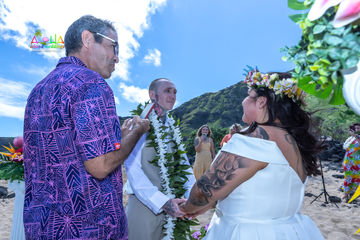 Oahu-beach-weddings-LT-W-24.jpg