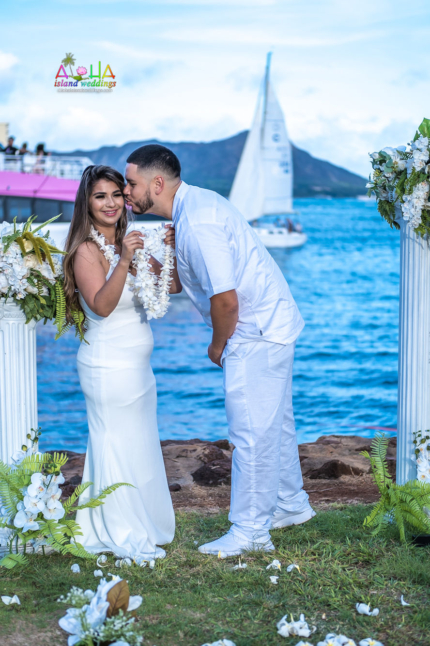 Magicisland-weddings-in-Hawaii-2-30.jpg