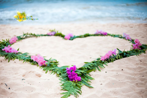 With a heart theme for your wedding,
tropical beauty