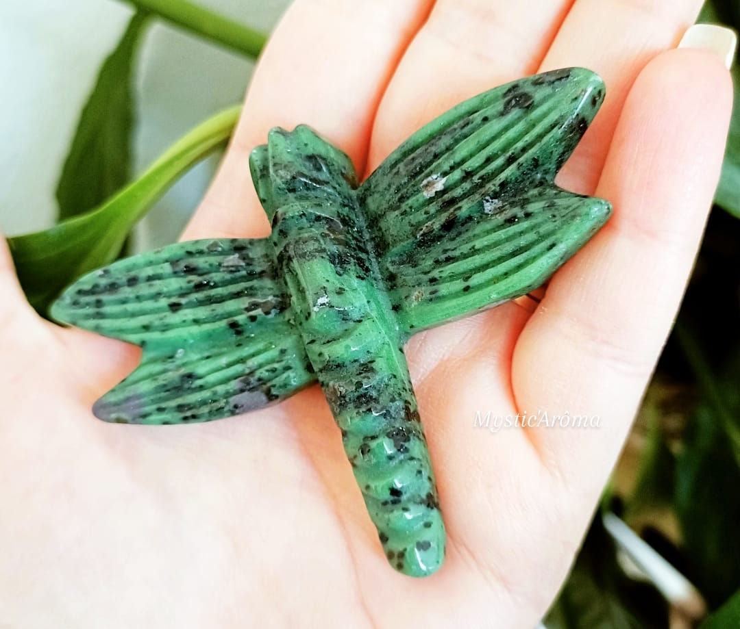 Jolie Libellule en Rubis Zoisite