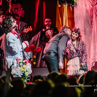 LA CARAVANE PASSE PAR MAGAZIQUE