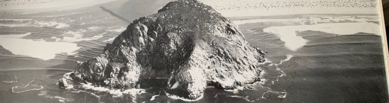 Morro Rock 1930s_edited.jpg