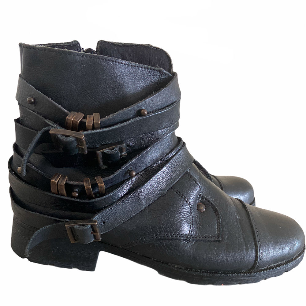 Bota de Couro Fivelas da Constance