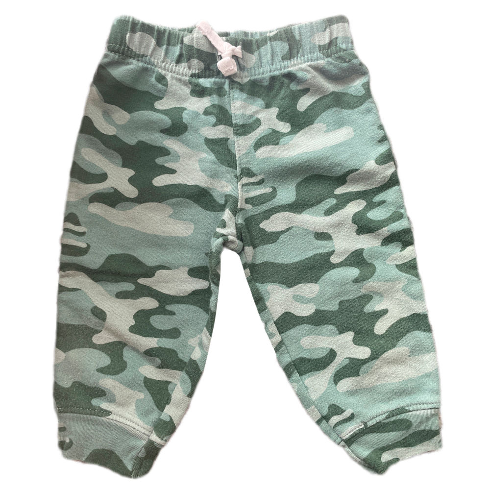 Calça de Moletinho Clamuflado Verde da Carter's - Tamanho 6 - 9 Meses