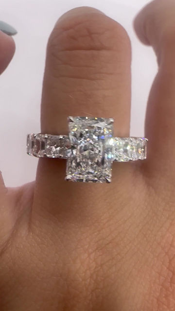 Thumbnail: 2.07 carat E VS1 radiant cut lab diamond on a radiant band 